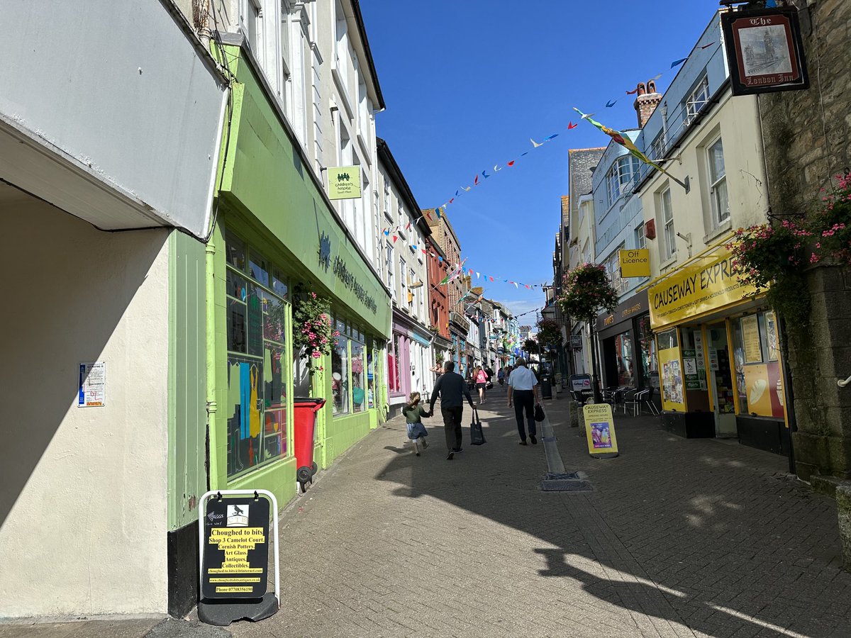 Stale bread, crap coffee! :) made me smile &amp; enticed me in to buy. Thanks Josh, one of the 1000s of retail entrepreneurs who make local high streets special! #penzance
