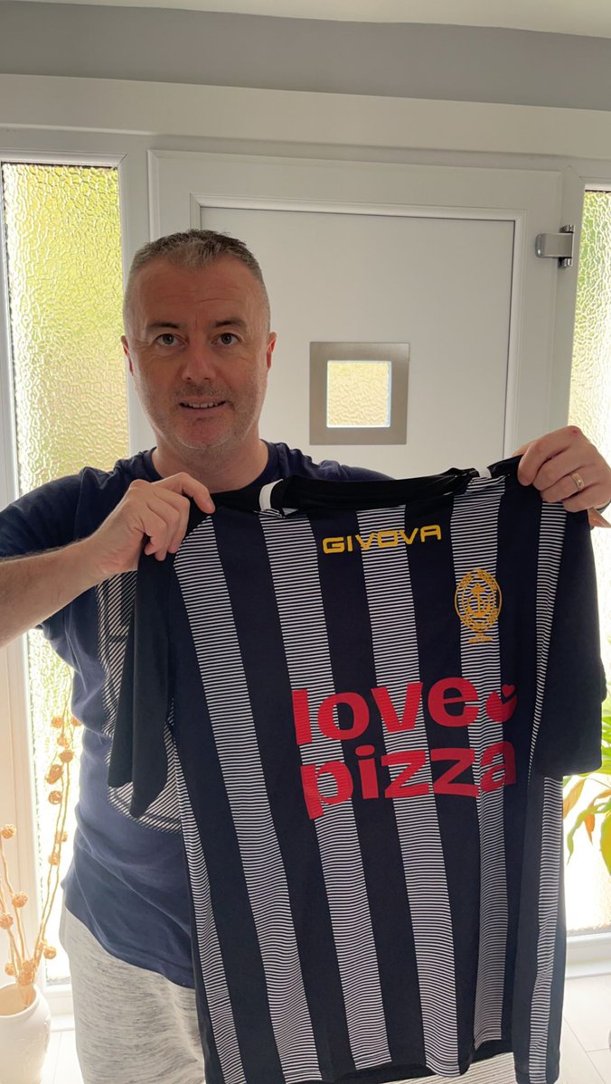 OBUPort's tweet photo. The gaffer @DougieBrown6 approves of the new strip, thanks to @LovePizzaNI https://t.co/gb04m0PNWb