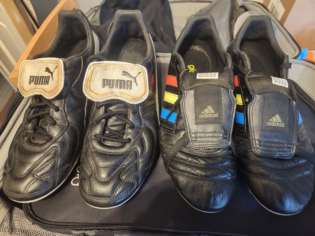 percey1501's tweet photo. @EmiratesFACup gameday, love refereeing the FA Cup, special games, always! @refsix for the watches, @BirminghamFA @FARefereeing for the support.
What boots for today? 
@pumafootball or @adidasfootball ??
You decide
#RefereeFamily #LoveOfTheGame https://t.co/LdHrGgnML4