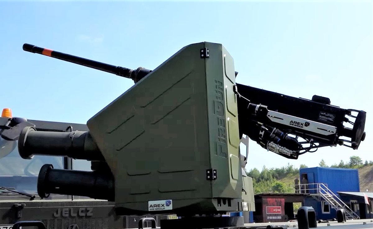 RyszardJonski's tweet photo. ZSU-03 remotely operated weapon station from AREX WB Group armed with a heavy M2 12.7mm MG.
Judging by the logo on the housing of the electronics block, the ZSU-03 system changed its name to #FireGun
📸Screenshots from: https://t.co/Aye5zkYG1X https://t.co/GypeoytEge
