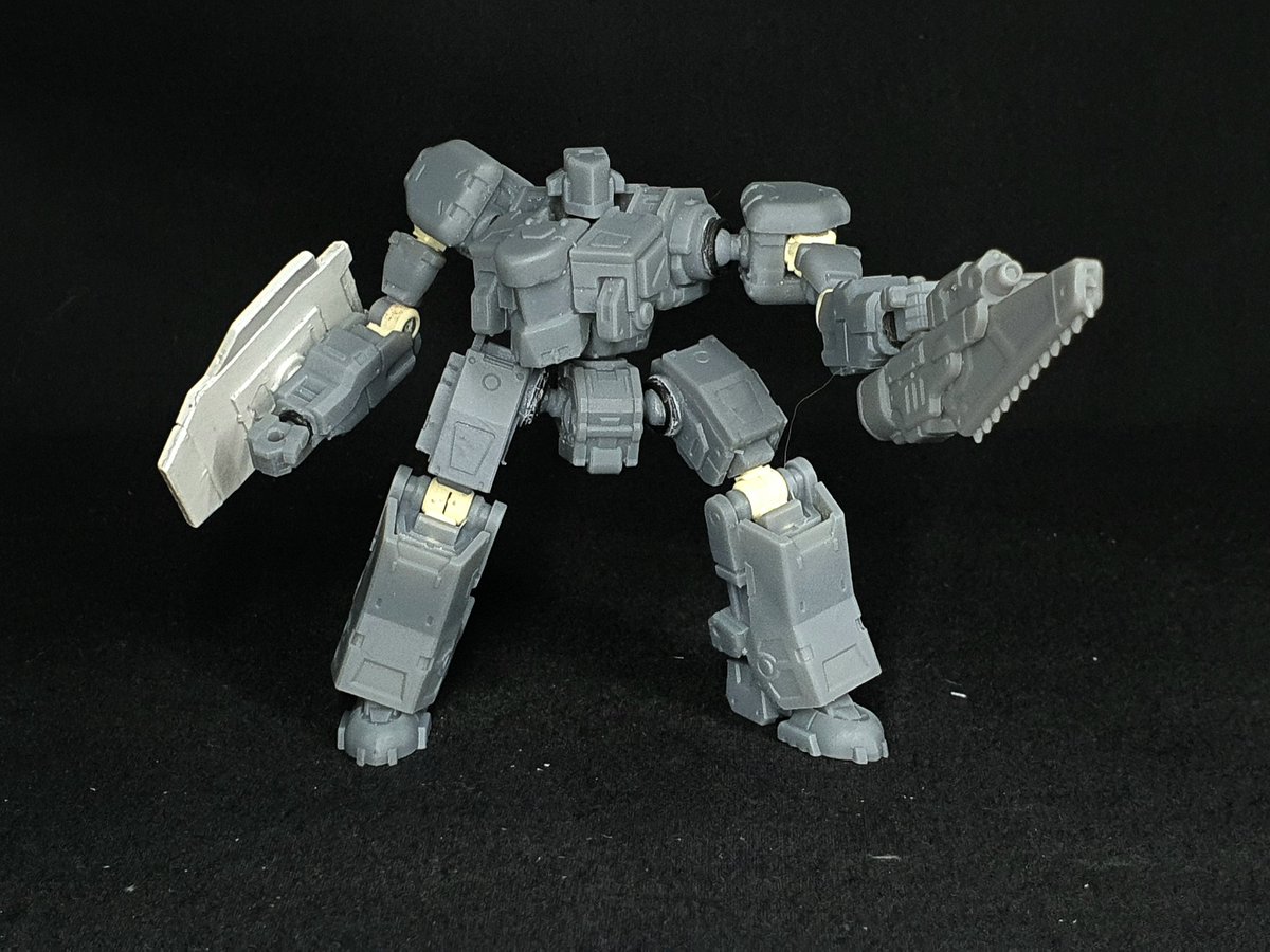 SeanSuchanya's tweet photo. Odd i seem to have lost one of the banshee ripper blades. I'm still still considering of if this model should have 2 ripper swords or replace 1 with a shield. #mech #mecha #robot #3Dprinting #3dprint #miniature #toyprototype https://t.co/i62iM40SX8