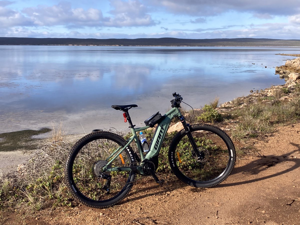 rawson_lou's tweet photo. This is why we live here, cracker day for the race👍 https://t.co/va6n1ClcP9