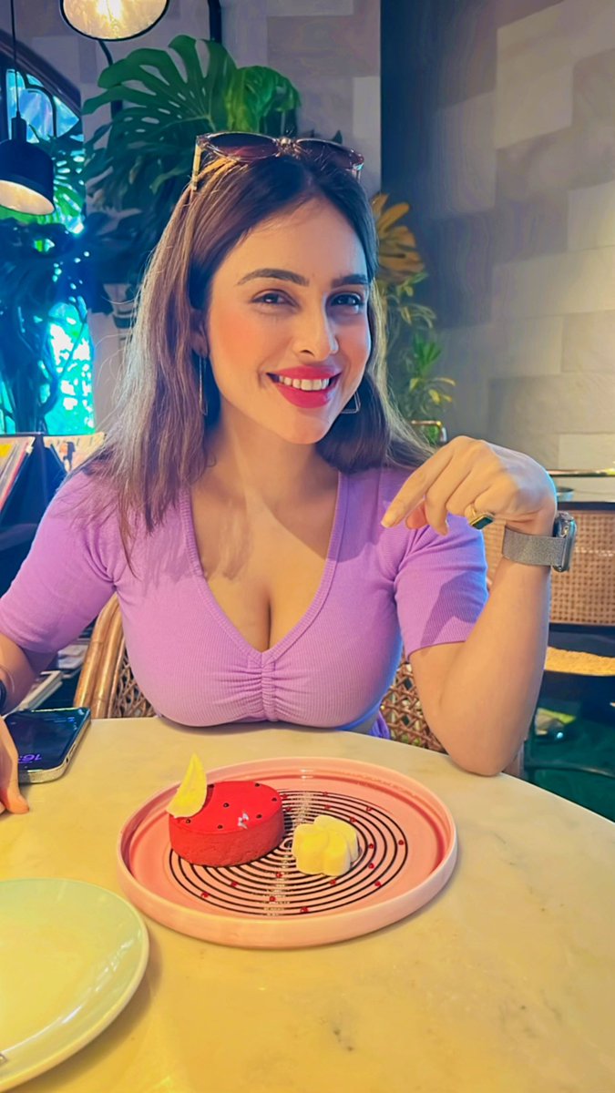 Nehhaamalik's tweet photo. Lunch date with mommy 💜💜
:
#weekendmood #Foodie #goodfoodgoodmood #momdaughtertime #GoodVibesOnly #NehaMalik https://t.co/a1aWD63CGS