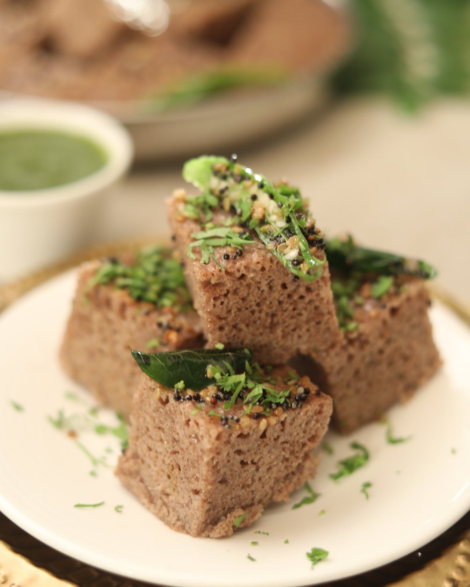SanjeevKapoor's tweet photo. Click the link below to check out Ragi Oats Dhokla and Ragi Dosa recipes:
https://t.co/AQFXkSnRhd
#MilletKhazana #SanjeevKapoor #365DaysofMillets #MilletswithSK #ThisYearMillets #YearOfMillets #WorldOnMillets #IndiaOnMillets #IYOM2023 #Millet #milletrecipes https://t.co/qODtjDSndz