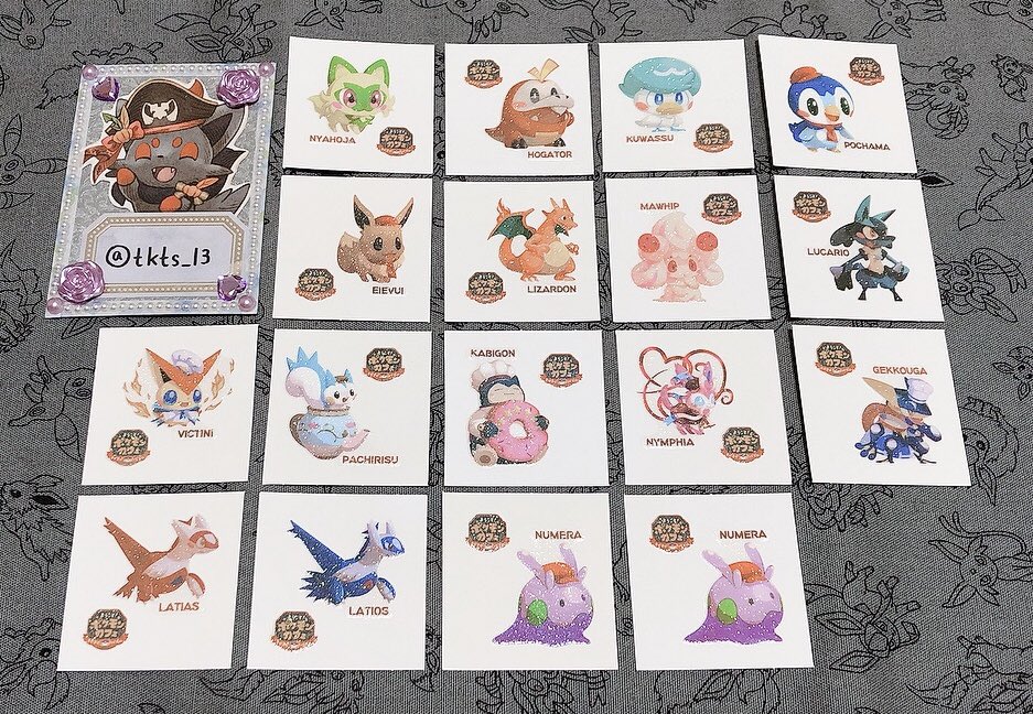 tkts_13's tweet photo. 【交換】ポケモンカフェ　ポケまぜ　デコキャラシール

◆譲
ニャオハ　ホゲータ　クワッス　ポッチャマ　イーブイ　リザードン　マホイップ　ルカリオ　ビクティニ　パチリス　カビゴン　ニンフィア　ゲッコウガ　ラティアス　ラティオス　ヌメラ2

◆求
ヒスイバクフーン

郵送でのお取引希望です。 https://t.co/D8DwiVFmXS