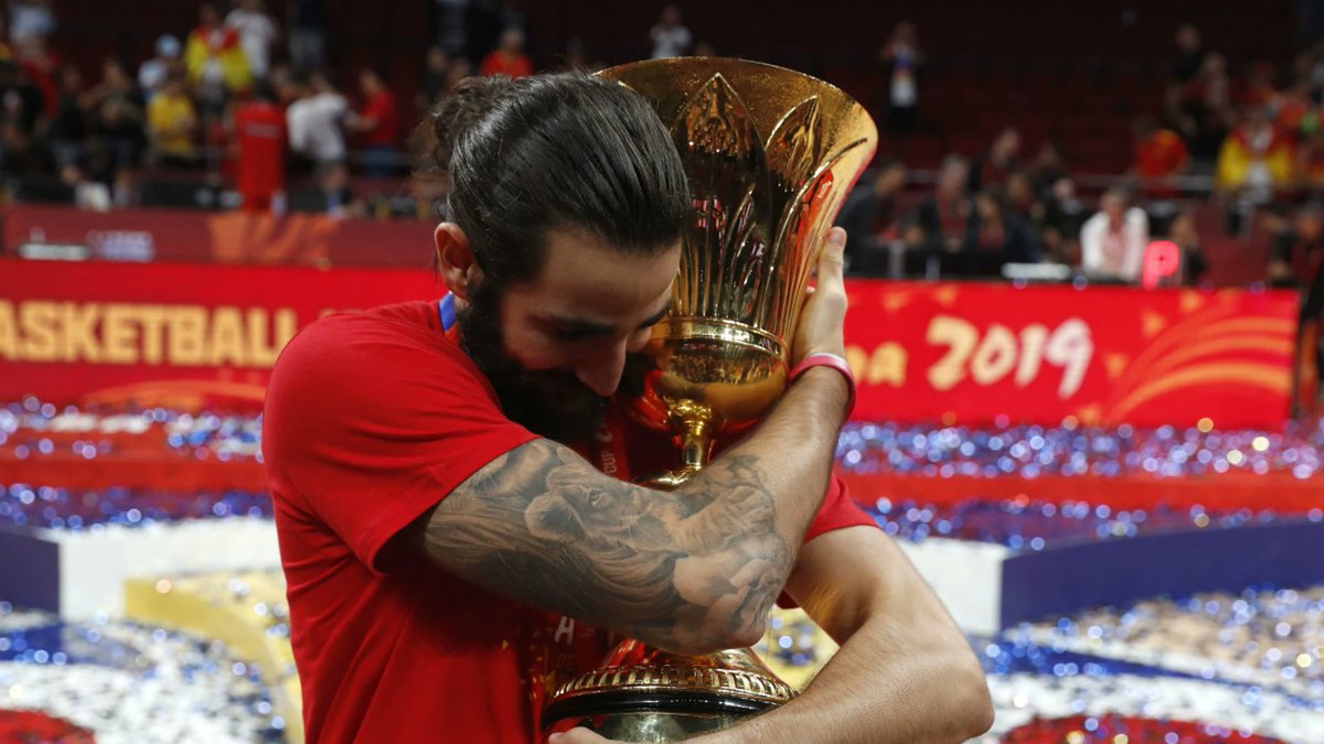 Πάρε τον χρόνο που χρειάζεσαι για να ηρεμήσεις μέσα σου και το παρκέ θα σε περιμένει να επιστρέψεις πίσω δυνατός

Αλλά ακόμα και να μην επιστρέψεις, η κληρονομιά που αφήνεις ήδη πίσω σου για το ισπανικό και το ευρωπαϊκό μπάσκετ (μόλις στα 32 σου) είναι τεράστια 

Παιχταρά