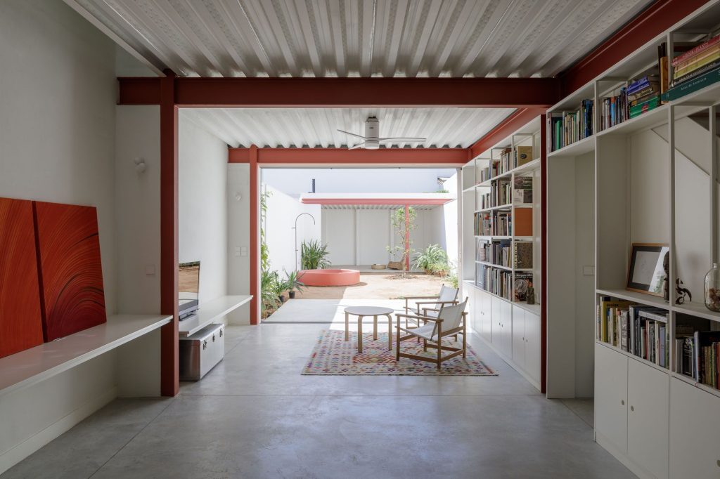 afasiaarq's tweet photo. #Sol89 https://t.co/OxoK2YZsnz | posted by afasia | daily entries on contemporary art and architecture #afasiaarchzine #afasiaarq
2semesters 150entradas 150posts 2semestres Casa de los nueve pórticos . Castilleja de la Cuesta Sol89. María González y Juanjo López de la Cruz Ge https://t.co/jj8VpgI6YQ