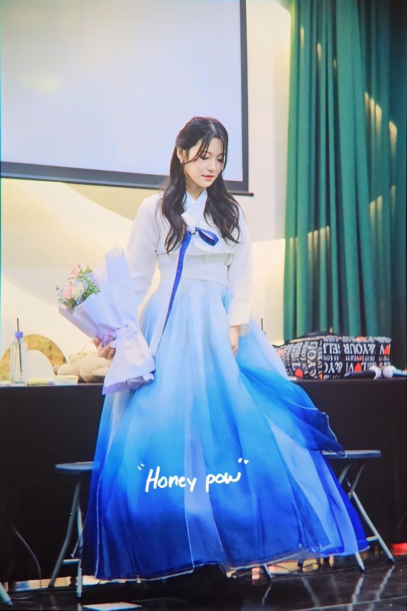 Honeypow_jh's tweet photo. 230805

#fromis_9 #프로미스나인 #백지헌 https://t.co/6pgyNJD4j4