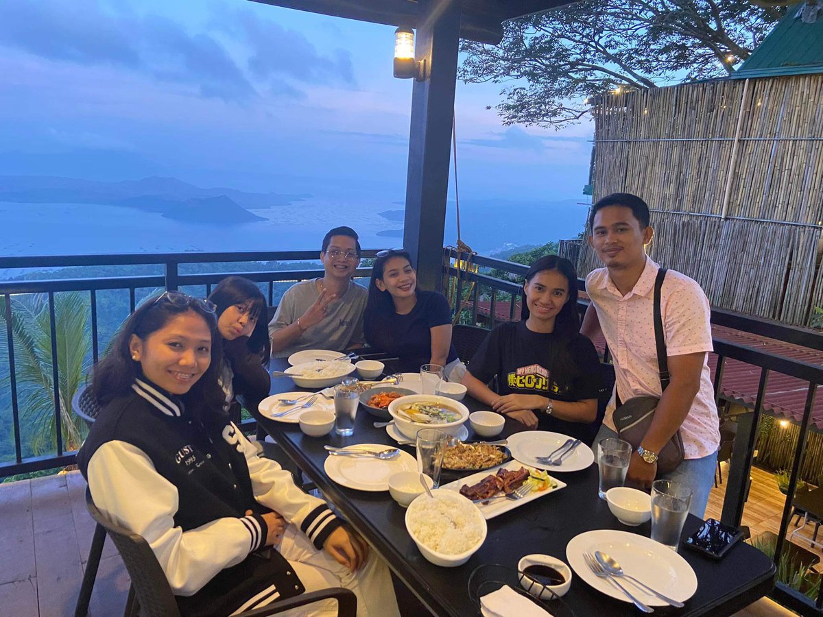 EvaCarandang's tweet photo. Yung kainan....
@imrbnsnts_ms @aglsnooze @CarlJannaus 
❤️❤️❤️ https://t.co/u6JxUbLSTE