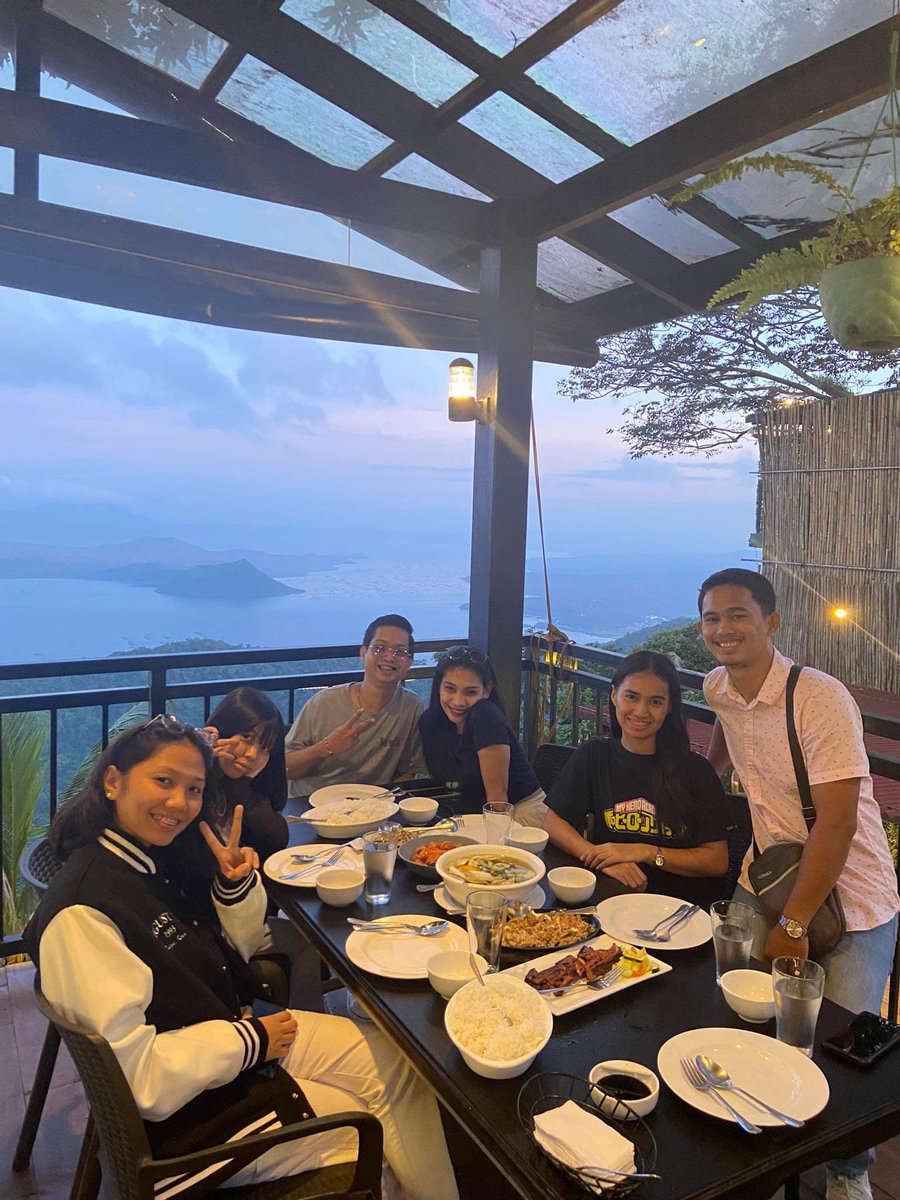 EvaCarandang's tweet photo. Yung kainan....
@imrbnsnts_ms @aglsnooze @CarlJannaus 
❤️❤️❤️ https://t.co/u6JxUbLSTE