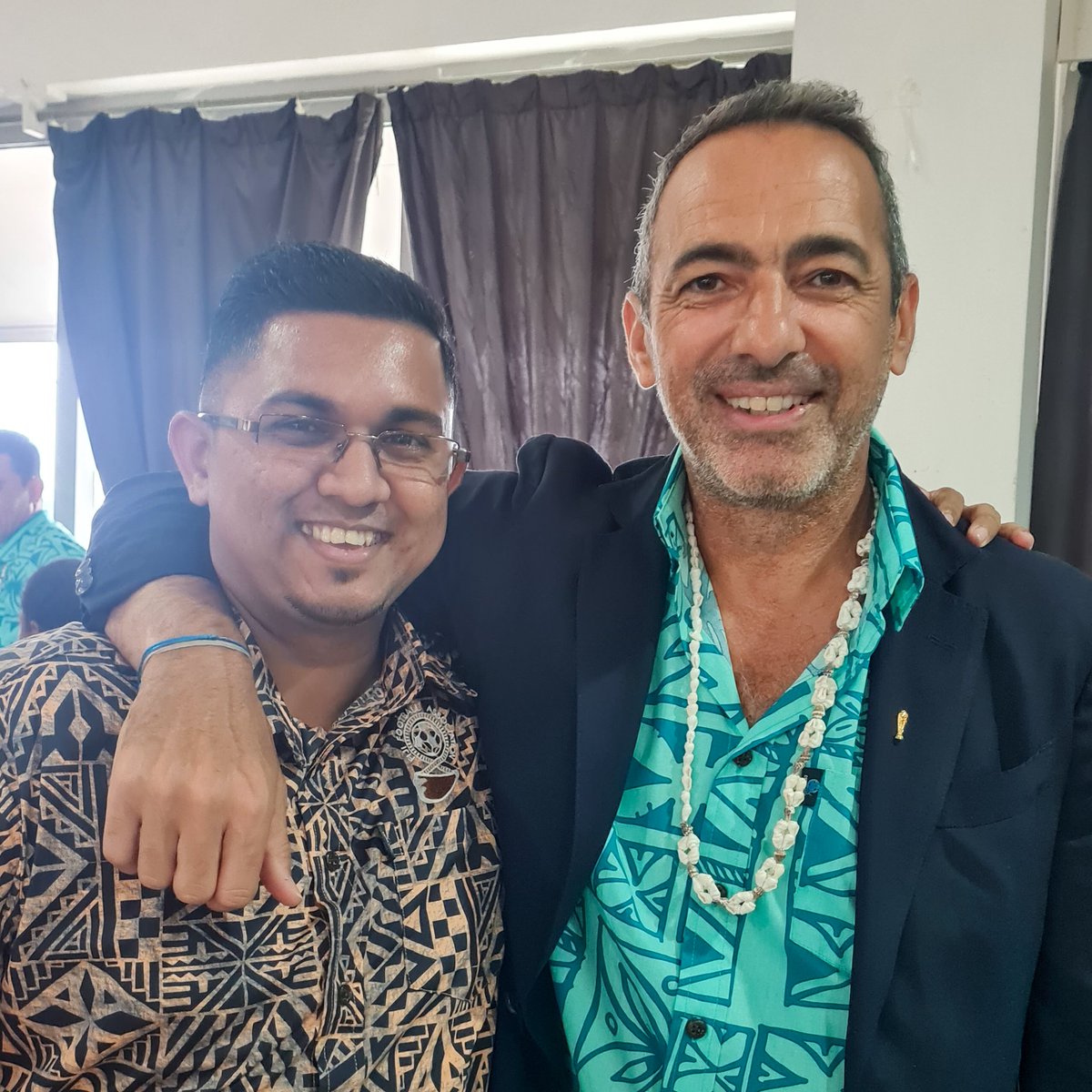 Magical moments are made of legends, and today I had the honour of meeting the remarkable <a href="/youridjorkaeff/">Youri Djorkaeff</a>! 

From the 1998 FIFA World Cup glory to sharing a moment today, truly an inspiration!🌟⚽

#MeetingFootballHeroes #YouriDjorkaeff #FIFALegend