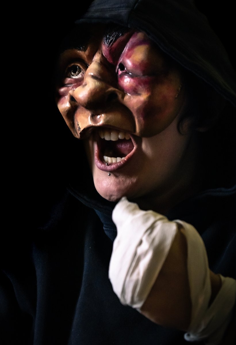 "El boxeador" es parte de la familia de Medias Máscaras de la Escuela. Descúbrela el próximo curso que Arturo Bernal imparte en Madrid 18-22Sep.
bit.ly/45cCtkr
#teatro #madrid #teatrogestual
#teatrofisico #mascara #escueladeteatro #mask #formacionactoral #cursodemascara