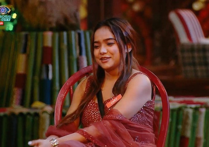 sainimayank395's tweet photo. Let's Decide who is the queen of #BiggBossOTT2 ?

❤️Like &amp; Cmnt- #JiyaShankar
🔃Retweet &amp; Cmnt- #ManishaRani

DESERVING WINNER MANISHA
THE JIYA CENTRIC SHOW

#BiggBossOTT #WeekendKaWar #ManishaRani𓃵 #JiyaKeJabaaz #Abhisha #Elvisha #AbhIya #ElvishaYadav #AbhisekMalhan https://t.co/nMvo8Dqi9w
