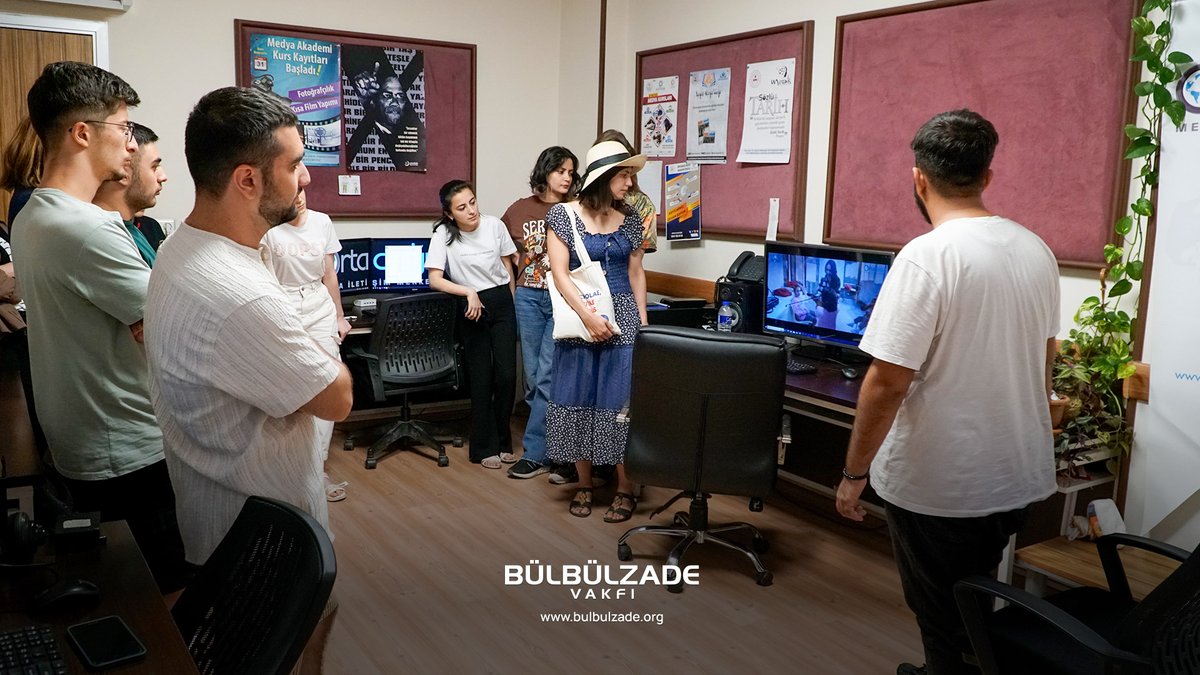 bulbulzade's tweet photo. Bülbülzade Vakfı ve BEKAM (Bilim Eğitim Kültür Araştırma Merkezi) tarafından yürütülen (ESC) Projesi, yeni gelen gönüllülerle tanışma toplantısı ve gidecek olanlarla vedalaşma etkinliği düzenledi.
@BekamOrgTr 
https://t.co/G1l3s6rQ86 https://t.co/tubFJUIJeB
