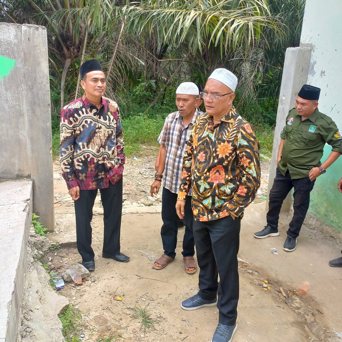 Marwan_Dasopang's tweet photo. Melihat fasilitas gedung dan kamar mandi MTsN 2 Sungai Kanan, Labuhanbatu Selatan.
#marwandasopang
#pkbsumaterautara #pkb
#pkblabuhanbatuselatan #labusel #sungaikanan #mtsn2sungaikanan #aspirasi #reses #dprri https://t.co/43UkcDyG63