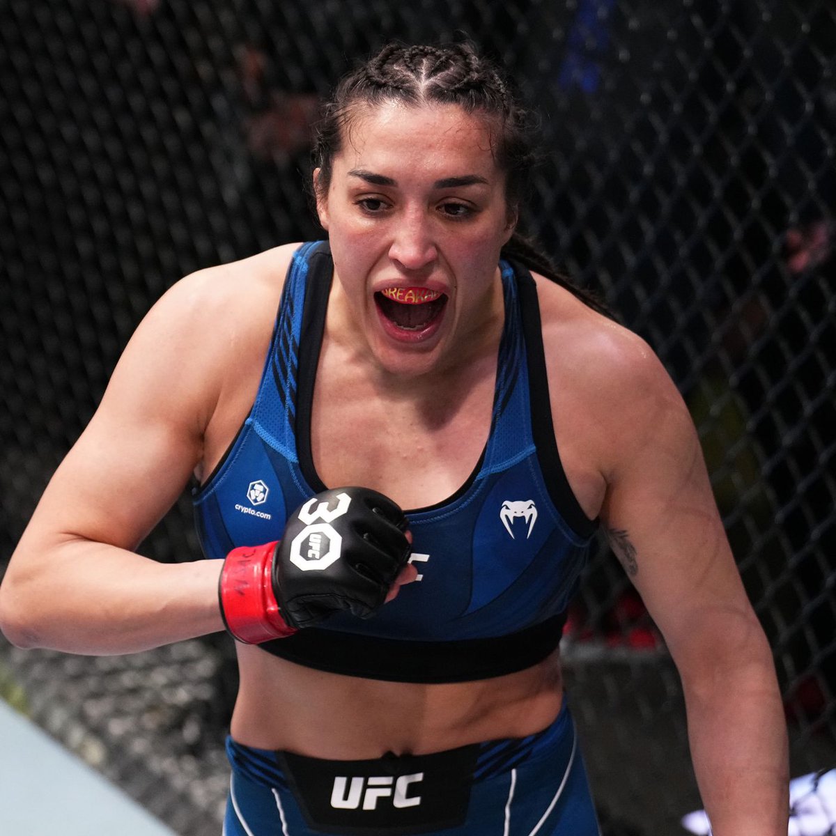 Tatiana Suarez makes her return to the cage at #UFCNashville, where she will take on former strawweight champion Jessica Andrade 🔥 @AnujitVijay has you covered; use the link below to read the preview ⤵️ #VMTV | #ViolentMoney | #UFC | #MMA vmtv.co.uk/2023/08/05/pre…