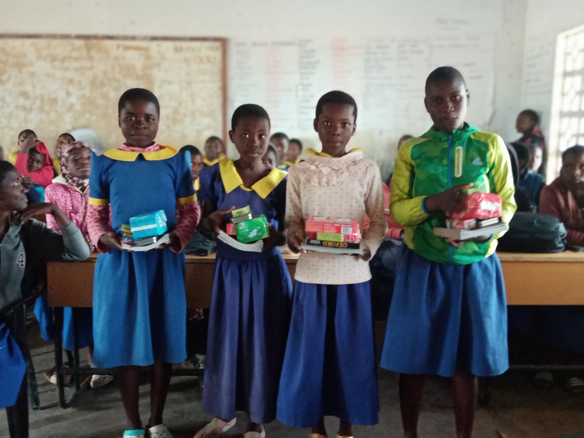 AliceChiwaya1's tweet photo. We had to give gifts to the best students at mpapa primary school which was donated by @sahara2342 #letspromotegirlseducation.
@ACTafricanchild @EduCannotWait @PlanMalawi @SonkeTogether https://t.co/8w1ssIvxOI