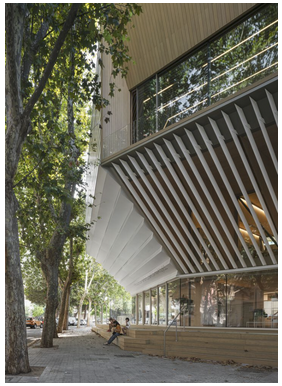 parislima's tweet photo. #Benjamin_Zapico ::: La #Biblioteca_Gabriel_García_Márquez está ubicada en un #denso_nodo_urbano de la ciudad de #Barcelona,  y es precisamente este contexto el que provoca que la #geometría de la  #construcción se adapte a las condiciones del #entorno...
@parq #SUMA_Arquitectura https://t.co/uLWmwotq9M