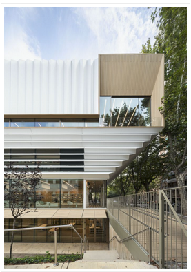 parislima's tweet photo. #Benjamin_Zapico ::: La #Biblioteca_Gabriel_García_Márquez está ubicada en un #denso_nodo_urbano de la ciudad de #Barcelona,  y es precisamente este contexto el que provoca que la #geometría de la  #construcción se adapte a las condiciones del #entorno...
@parq #SUMA_Arquitectura https://t.co/uLWmwotq9M