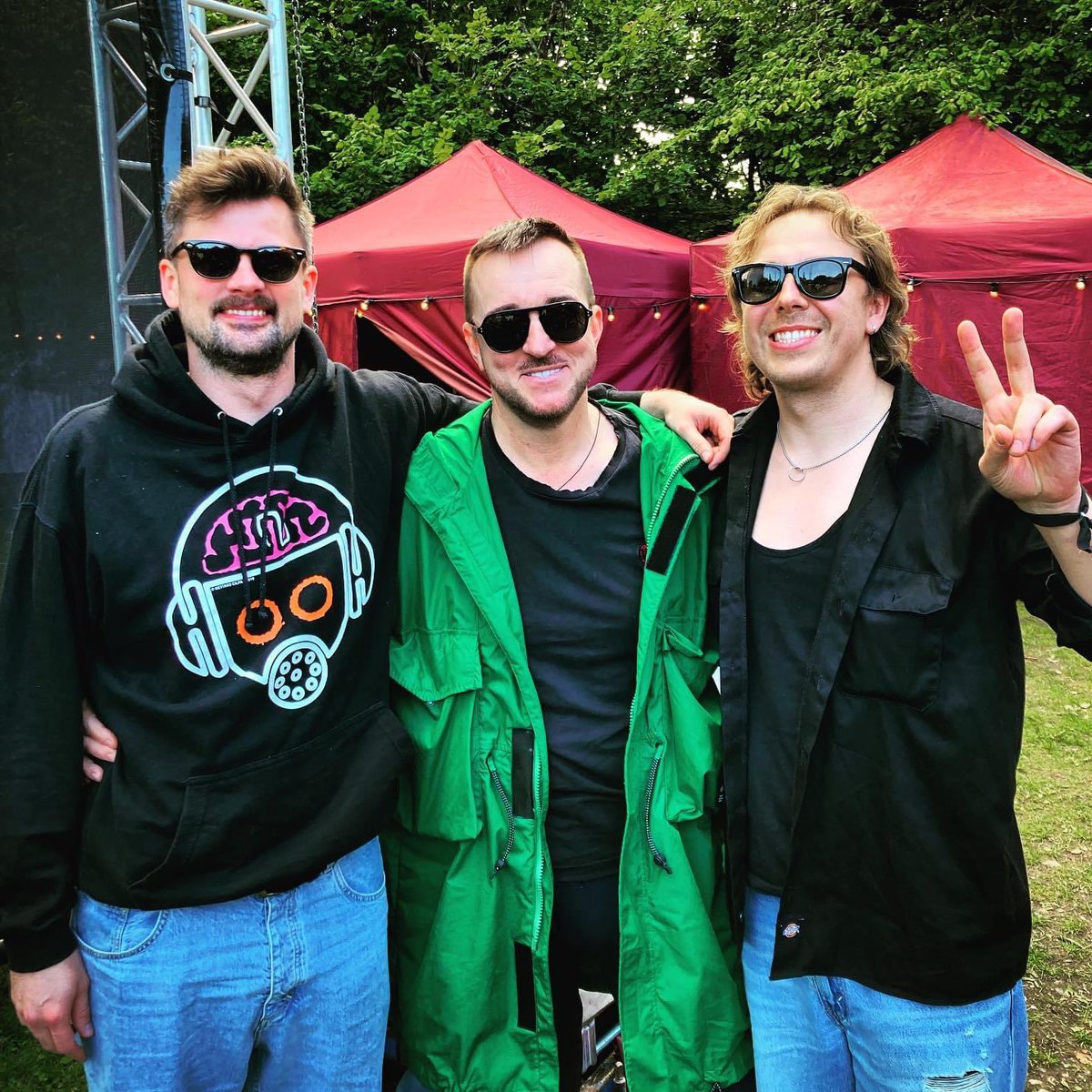 Tuvumā, tālumā…