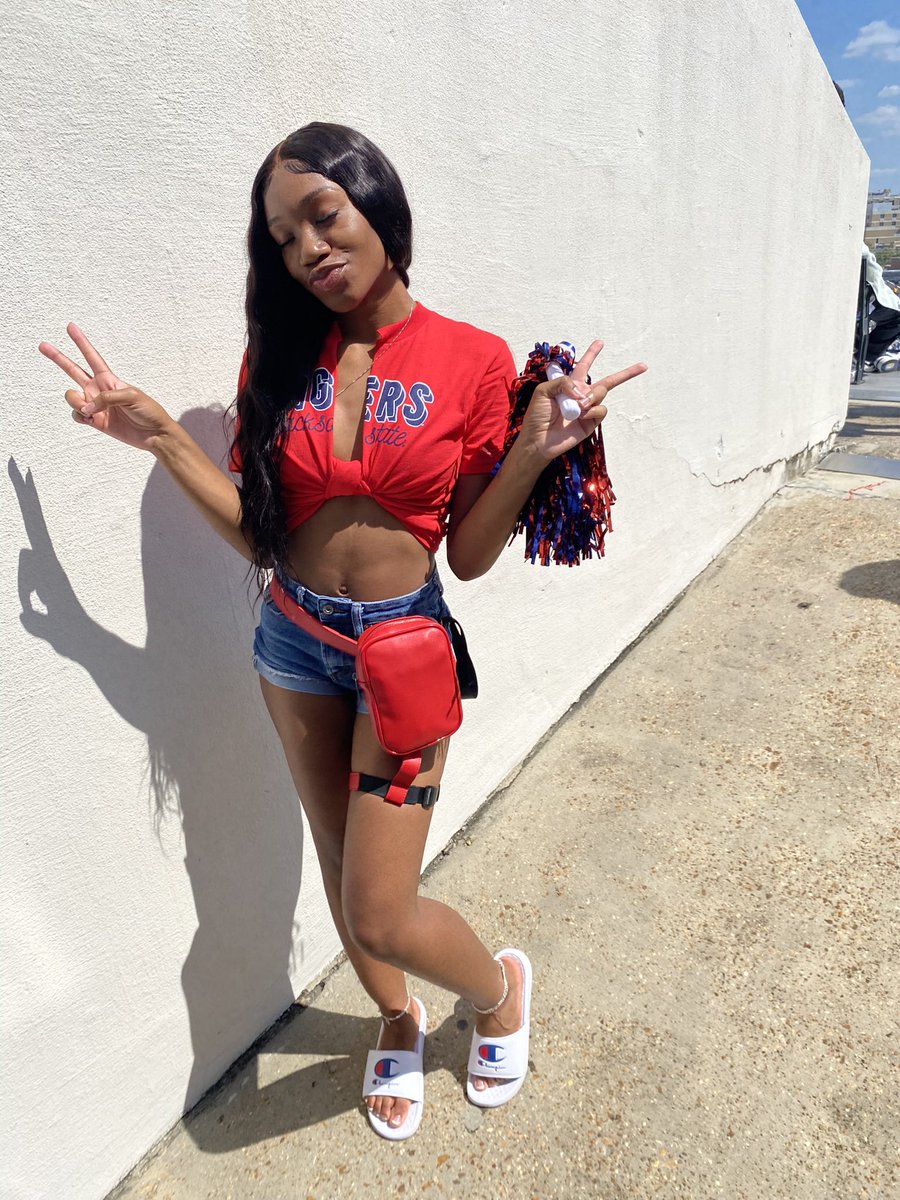 #WhosWhoOfJSU 
🤍 Kentorria Brown
🤍 Transfer student (Junior)
🤍 Chicago, IL
🤍 Capricorn ♑️ 
🤍Earth Science Major
🤍 insatiable Models Parliamentarian
🤍TRIO Scholars Ambassador
🤍 Gym rat
🤍 High spirited
🤍 excited to meet more transfers
 IG: kdanese_