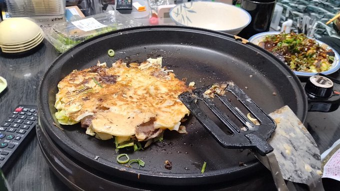 今日は友人とお好み焼き 