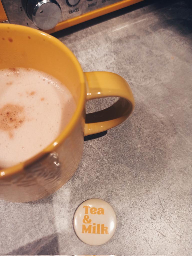 martynazuzu's tweet photo. Yesterday visited a very warm, funny yet vulnerable performance - Tea &amp; Milk! 

@PurpleWaveT https://t.co/A5HfBoXDzd