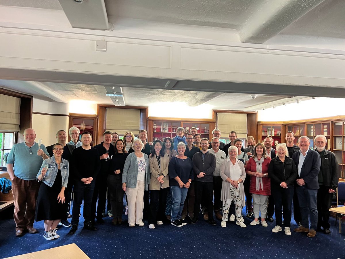 It was a joy and a privilege to spend the last week with these wonderful singers and pianists @Oxenfoord 🏴󠁧󠁢󠁳󠁣󠁴󠁿