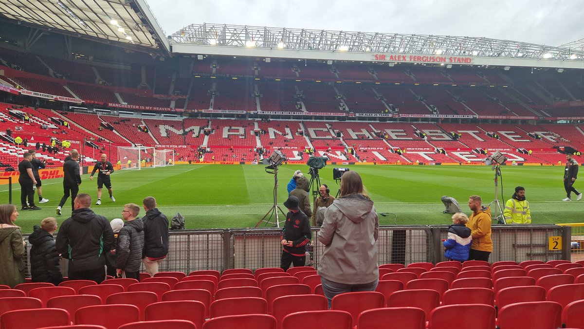 EricWalsh1's tweet photo. @Muppetiers Come on the Mighty Manchester Reds https://t.co/KP0hI619PF
