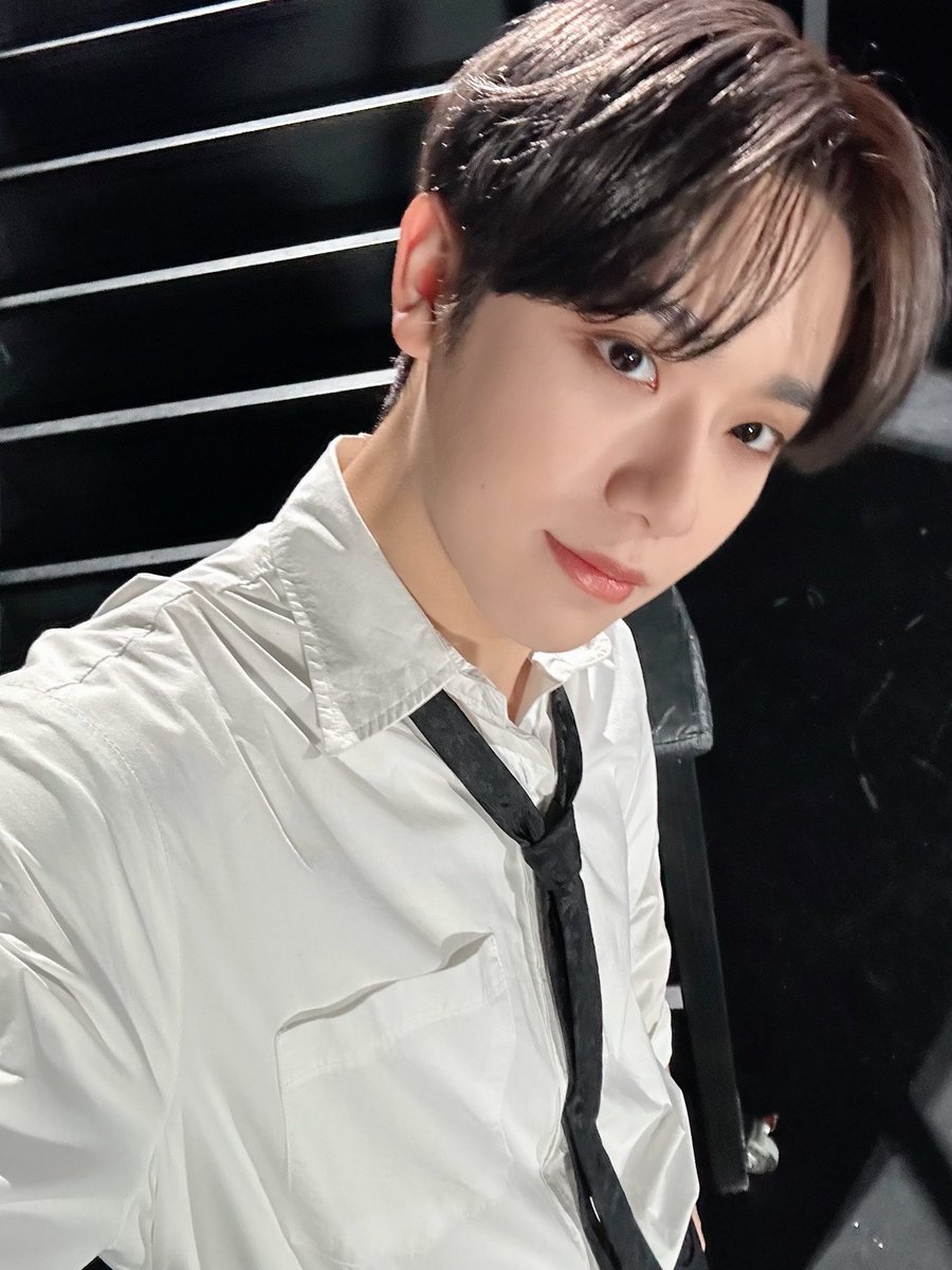 by_EPEX's tweet photo. [#금동현]

제니스! 남은 주말도 행복하게 보내요😉

#EPEX #이펙스 #KEUM #금동현 #クムドンヒョン #금동이 #제니스내거 https://t.co/btDq6srchI