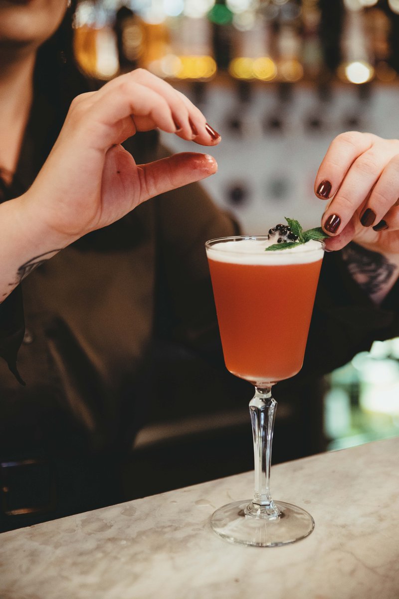 A new fruity one added to the menu, this is our Apple and Blackberry Daiquiri. 

A delicious blend of white rum, apricot brandy, apple, lime and blackberry🍏

Super refreshing on a sunny day, which are definitely going to come back soon, right? 🤞

2-4-£15 all day every day!