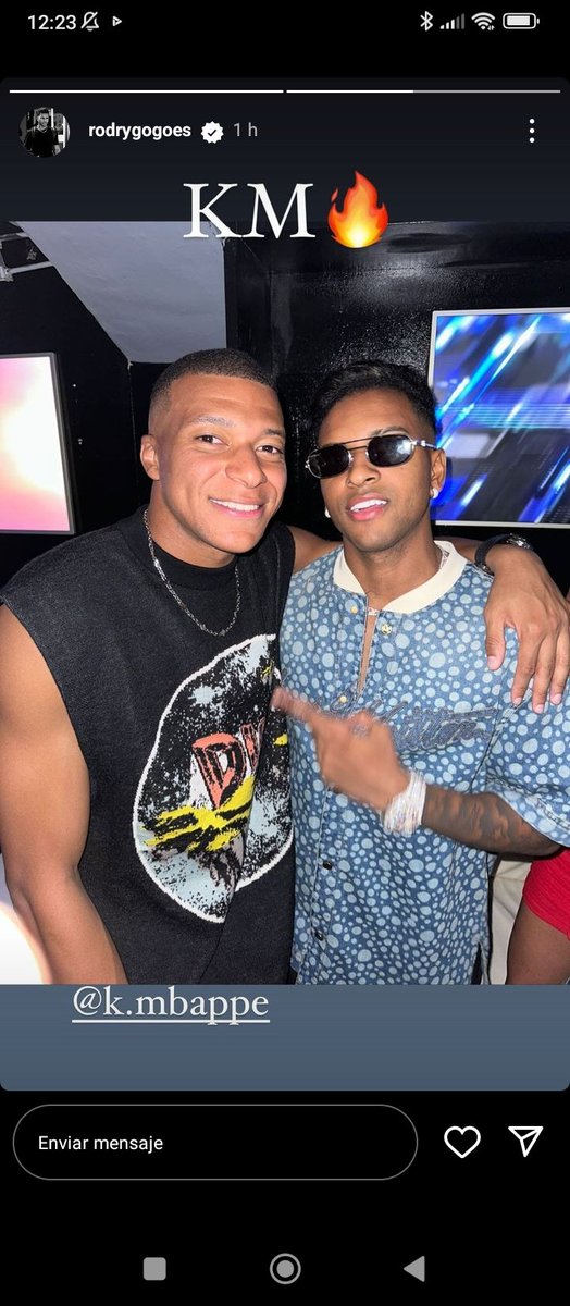 Me tiene bailando este pedazo de perro #Mbappe #rodrygogoes