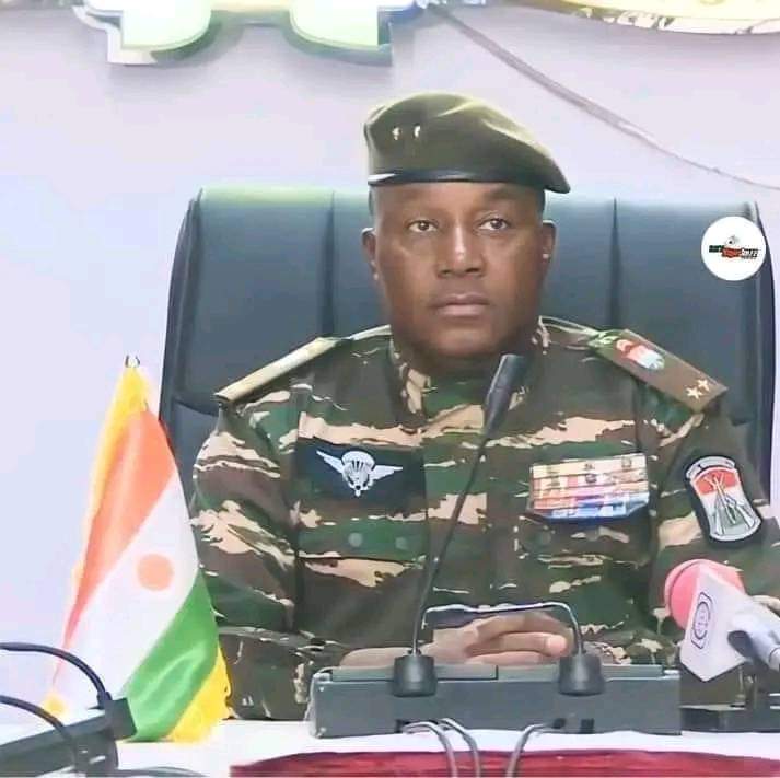ZagazOlaMakama's tweet photo. Niger Coup: ECOWAS, FG seek support of int’l community to restore democracy

The Federal Government and the Economic Community of West African States (ECOWAS) have called for support from the international community to restore democratic rule in Niger Republic.

Amb. Ibrahim Lamuwa, Permanent Secretary, Ministry of Foreign Affairs, said this while briefing the diplomatic corps on the political situation in Niger Republic on Friday in Abuja.

Lamuwa said the FG and ECOWAS commended the International community for condemning Gen. Abdourahamane Tchiani-led coup that outsted Niger’s democratically elected President Mohamed Bazoum from office on July 26.

This is also as they expressed concerns over the safety of Bazoum who is reportedly held by the military junta in detention.

“Consequently, Nigeria and indeed, ECOWAS, call upon the international community to remain resolute on this stance and to continue to show solidarity to ECOWAS in affirming the superiority of democratic and constitutional rule over dictatorship.

“No doubt, the developments in Niger, like Burkina Faso, Mali and Guinea, have raised serious concerns about regional stability and democratic principles in the region.

There is concern that the success of the coup in Niger would significantly dampen ECOWAS’s reputation, especially if the country joins the ranks of others that are governed by unconstitutional leaders, such as Burkina Faso, Guinea, and Mali. “The ECOWAS authority aims to ensure that the life of President Bazoum, his family members and other political leaders detained alongside him are preserved and their constitutional rights protected.

“The region holds that President Bazoum remains the legitimate President and Head of State of the Republic of Niger, recognised and supported by ECOWAS, the AU and the international community and therefore rejects any form of resignation that may purportedly come from him, perhaps under duress.” Lamuwa stated

Source: @vanguardngrnews