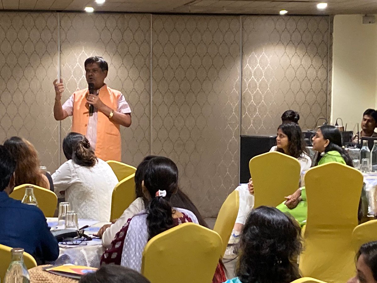 UPSACS's tweet photo. Meeting on upcoming Daan Utsav conducted today in coordination with @UPNPplus  . Dr Heera Lal IAS @heeralalias addressed all key stakeholders and encouraged them to participate and make Daan Utsav a grand success.

@NACOINDIA @UPGovt @UNAIDS_AP @UNDP_India @MoHFW_INDIA https://t.co/vambKZRJUZ