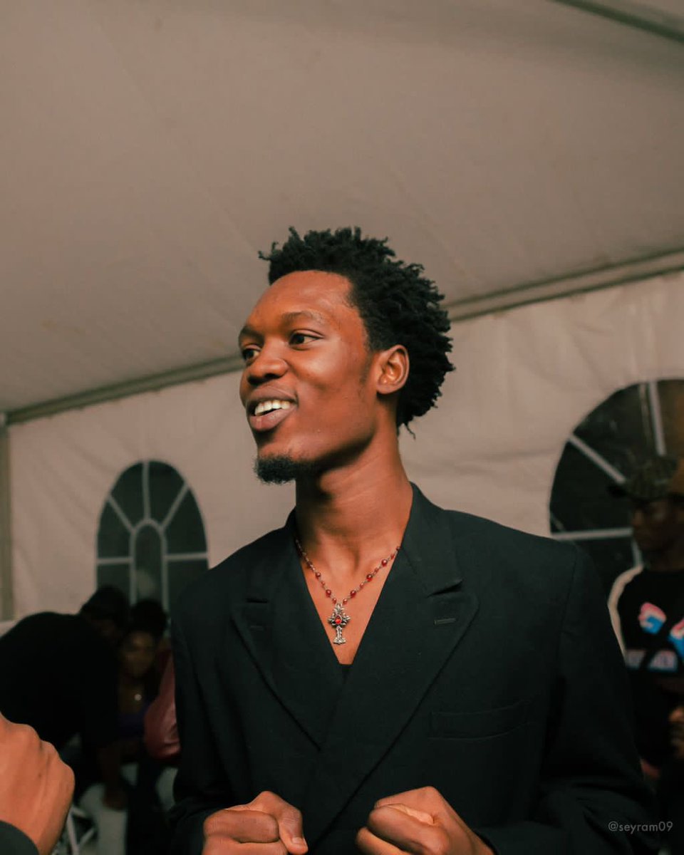 Unilandfest_'s tweet photo. What can be more beautiful than the feeling that puts all other feelings to a Great mood # Love of music. @yhawhero__
=========================
Follow us @Unilandfest_
#uniland #thisisuni #unination #bustouniland https://t.co/npYXj5Vegm