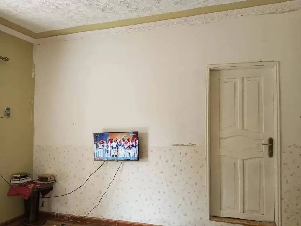 shukranproperty's tweet image. House for sale in Seguku katale. #3bedrooms and sitting room and self  contained #1Double boy's quarter.  Seated on #12Decimals With ready title.
Selling Price #160m slightly negotiable.. Call 0706592177
Museven BOBI muhoozi nakawa cleaver J