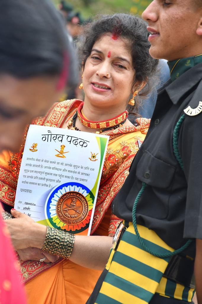 PRODefDehradun's tweet image. #ProudMoment  #Firstbatch

752 #Agniveers shine as they pass out after completion of their grueling training at the KUMAON REGIMENTAL CENTRE #Ranikhet.

Mentally &amp;amp; physically transformed, they are embodying resilience, discipline, courage &amp;amp; unwavering dedication for the nation.