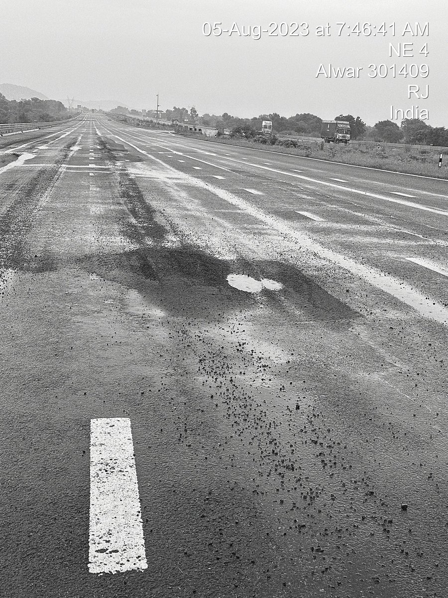PoswalDevender's tweet photo. This is the current situation of the new build up delhi mumbai expressway @nitin_gadkari  sir kindly take some strong actions against authority https://t.co/eG1BSKjY2X