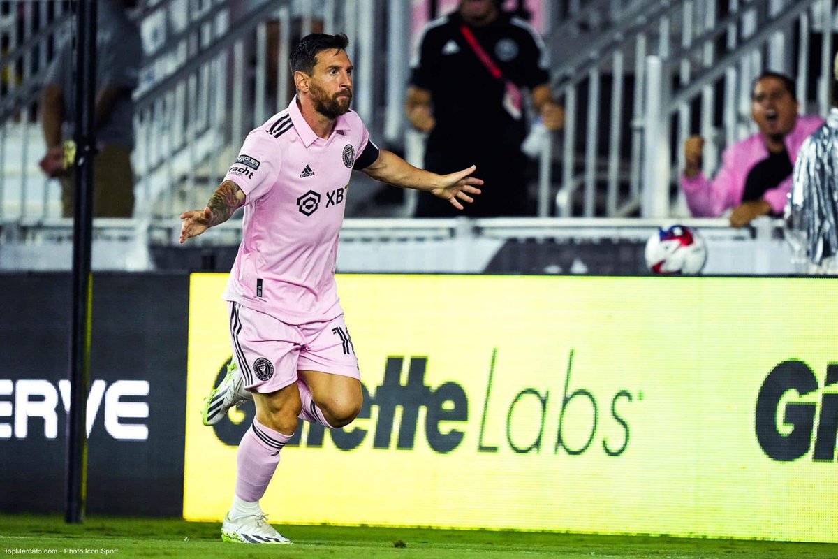 MESSI10_FRANCE's tweet photo. Lionel Messi jouera son premier match à l’extérieur avec l’Inter Miami ce lundi face au @FCDallas. 

Heure 🕰️: 3h30 
Stade 🏟️ :Toyota Stadium 
Diffuseur: Apple TV (PassMLS Season) https://t.co/UgC9N3by8S
