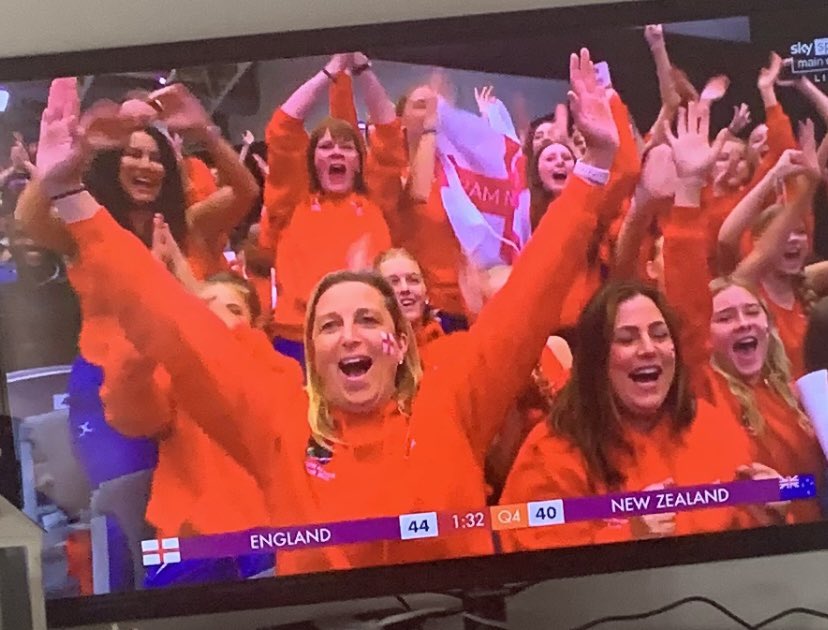 OldhamNetball's tweet photo. WHAT A GAME TO WATCH LIVE!!! We are lost for words… 🌹❤️💙🇿🇦 #WeBelieve #ONConTour #OneLastPush @EnglandNetball https://t.co/gGrEbw4l8e