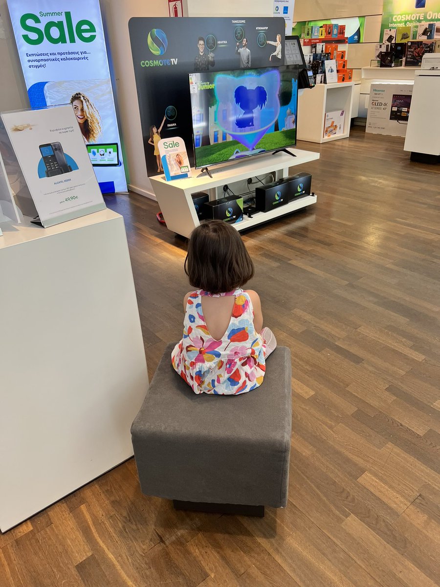 Dimflo's tweet photo. Thank you @COSMOTE @ Zografou. After a long day running errands around the city, my little one was queuing with me as I was waiting to reactivate my internet on the go. The team here gave me priority and even put cartoons on the screen for Maya 🙏🏻 https://t.co/j8dEhLx00M