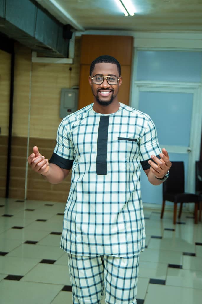 Kingslyon5's tweet photo. Get your best tailored African wears for all occasions at @zahdigowears .
#Afrianwears
#LookDapper https://t.co/lL5cfYVjMV
