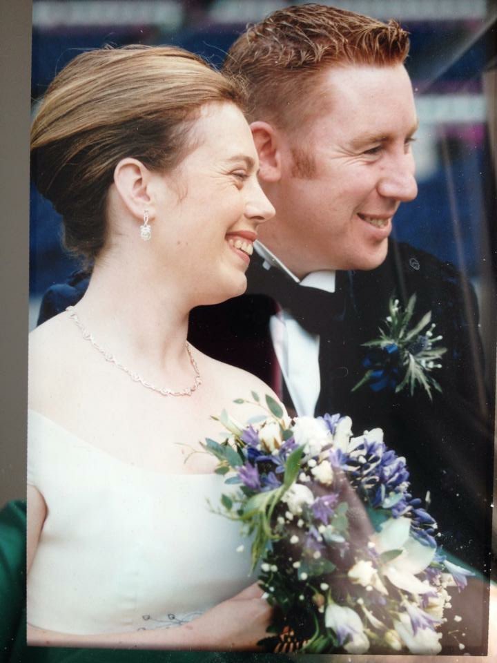 grahamr055's tweet photo. @MurrayfieldStad 23 years ago I married the love of my life at Murrayfield stadium. Loving todays game falls on the same day.  Happy Anniversary to my amazing wife Fiona x

Love Graham x 

@scottishrugby @MurrayfieldStad @fifilemoco https://t.co/baigOFthVe