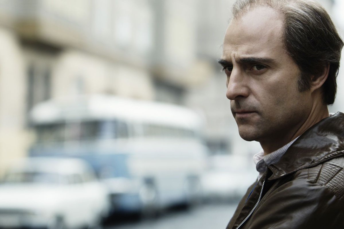 brandiwein1982's tweet image. I just realised #MarkStrong is celebrating his 60th (!! No Way!!) birthday today!
He's fantastic in #TinkerTailorSoldierSpy, his Merlin is one of the best things about #Kingsman and his Blackwood in #SherlockHolmes is inspiring.
Plus... he's definitely part of the #CrazyEyesClub!