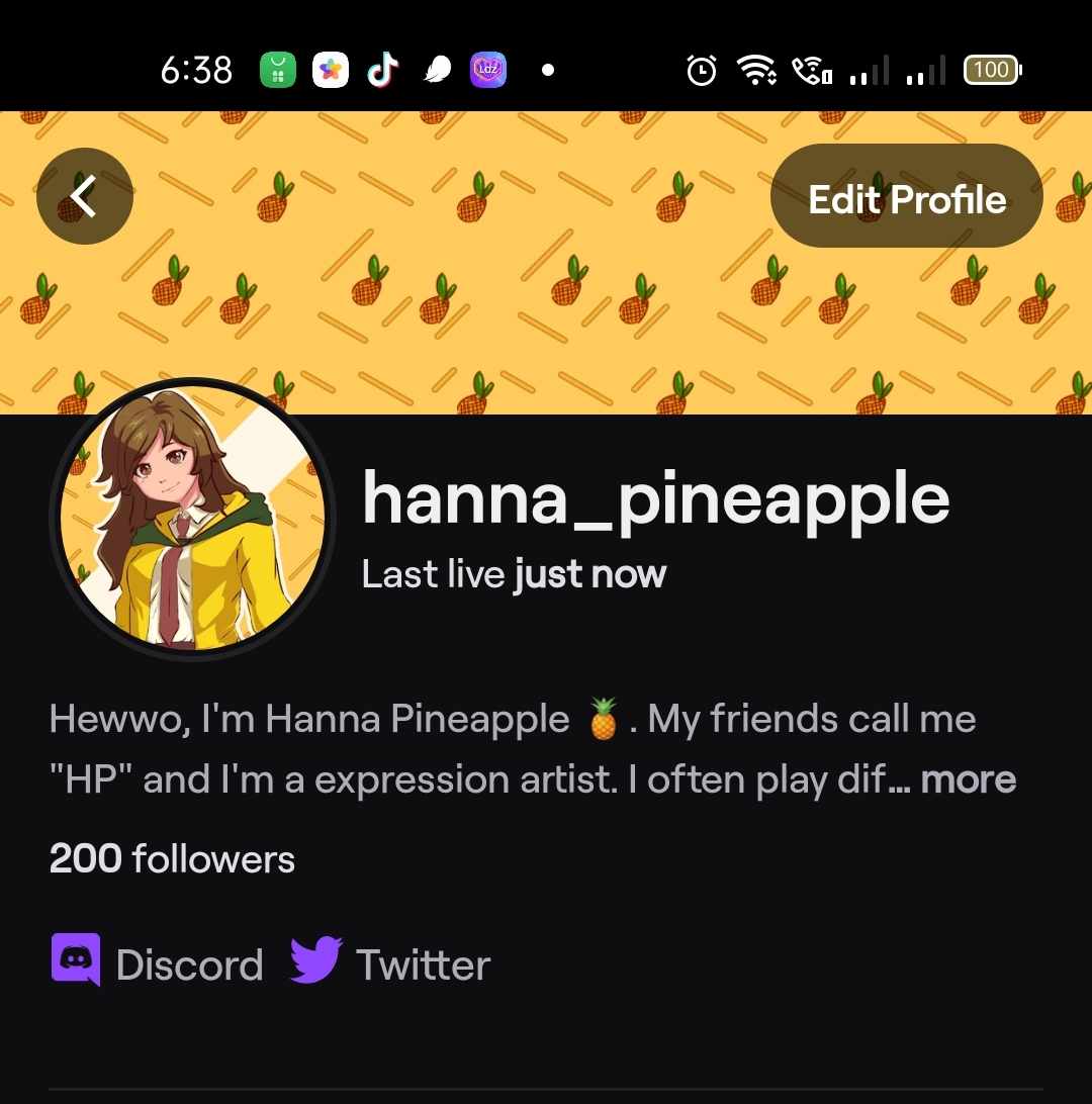 pineapple_hanna's tweet photo. Finally made it to 200 followers! 
Heyyya Mi Cult of Bunnies <3 We gonna play "Project Zomboid" as a celebration. I'll set the date OwO https://t.co/VqMdZrd2bB