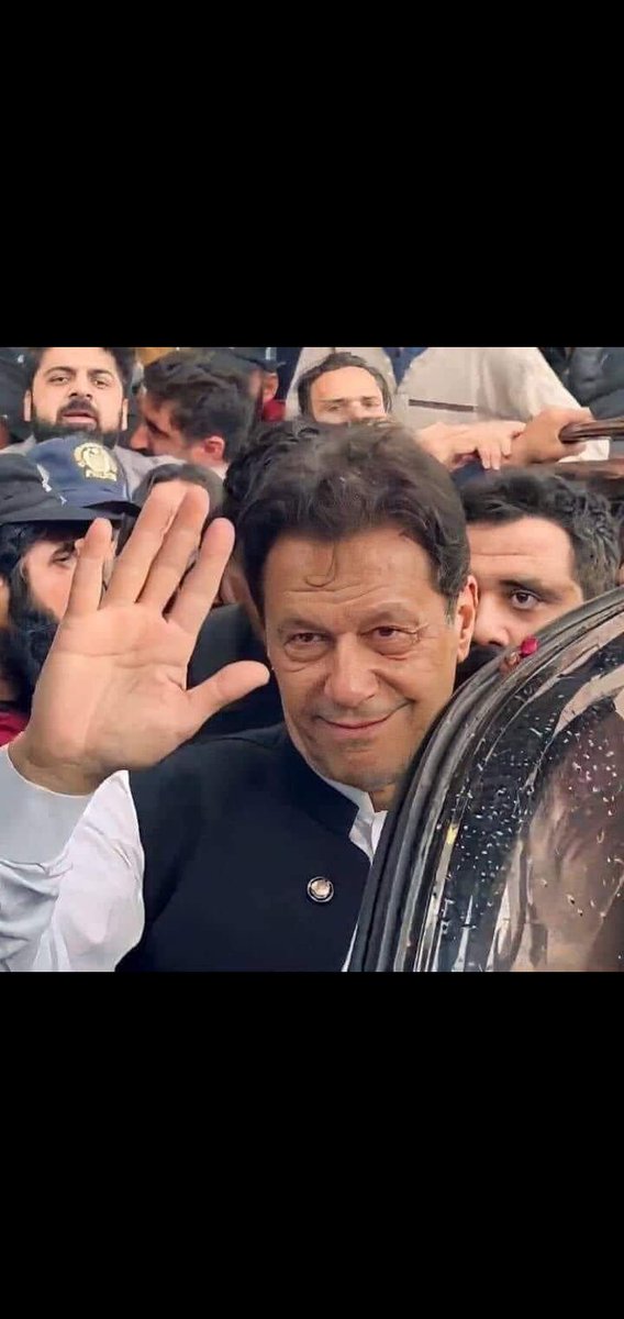 hnq898's tweet photo. زمانہ معترف ہے ہماری استقامت کا
نہ ہم نے شاخ گل چھوڑی، نہ ہم نے قافلہ بدلا
راہ الفت میں گو ہم پر بڑے مشکل مقام آۓ
نہ ہم منزل سے باز آۓ نہ ہم نے رہنما بدلا
#ImranKhan #Pakistan https://t.co/L1VhvpANo6
