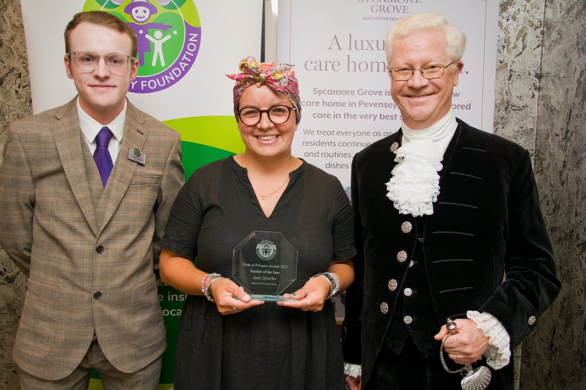 PolegateCF's tweet photo. The Pride of Polegate Awards 2023:

The ‘Teacher of the Year’ Award was presented to Jade Dicerbo by the High Sheriff of East Sussex!

#PolegateCF
https://t.co/4Otg3O6fX9 https://t.co/GA5Df8IF3w