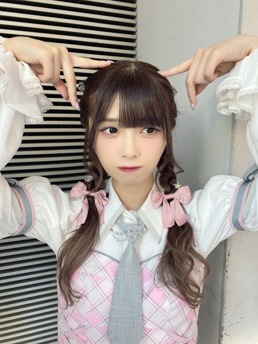 ピースを逆でねこみみ🐱