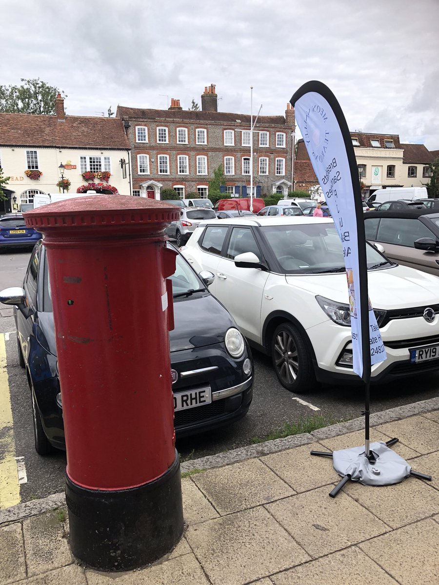 Liz_Kentish's tweet photo. Traipsed through the festival mud to capture these 2 in Wickham for #postboxSaturday
With more ๐ง and 60mph winds forecast ๐ณ I may end up inside a postbox! #warmandcosy #plentytoread ๐๐ฎโบ๏ธ https://t.co/tCGn85dUcl