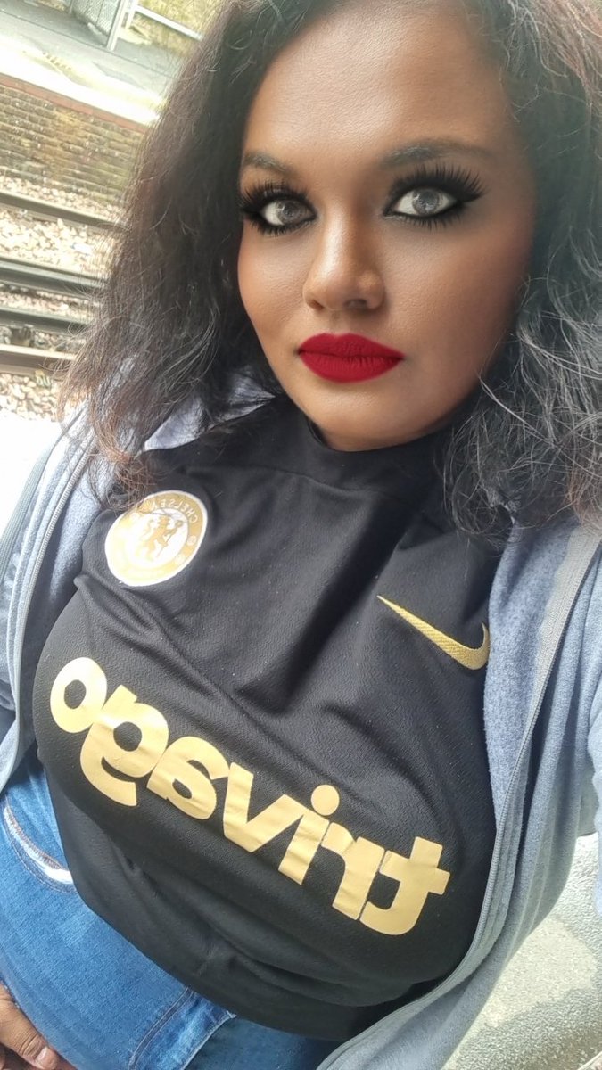 QueenSandy_CFC's tweet photo. On our way to Stamford Bridge 💙 #GameForUkraine https://t.co/CX67gcw2PJ